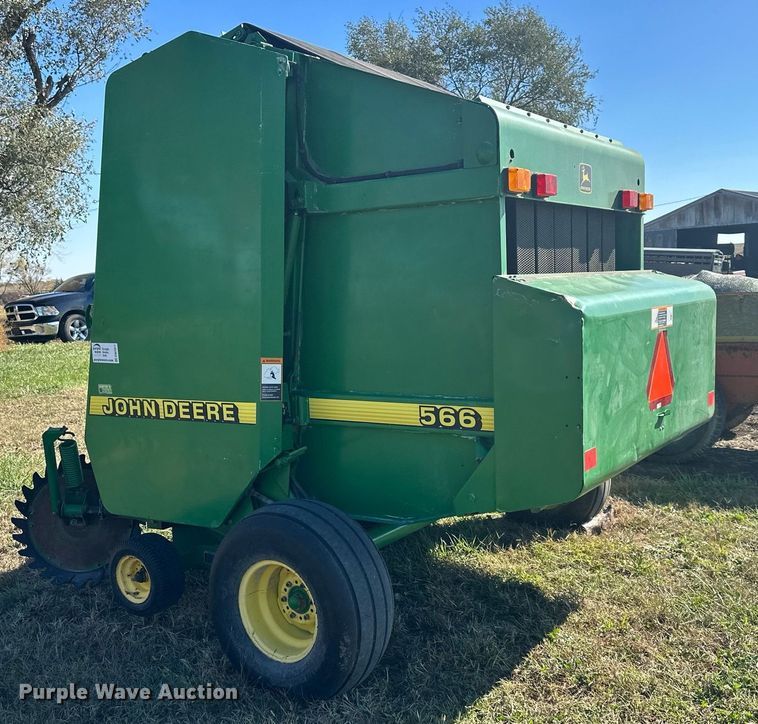 image for item DW2911 John Deere 566  round baler