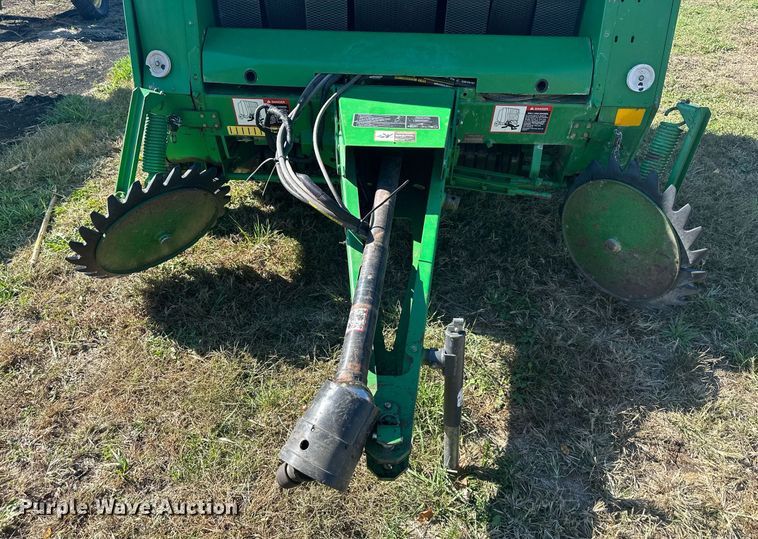 image for item DW2911 John Deere 566  round baler
