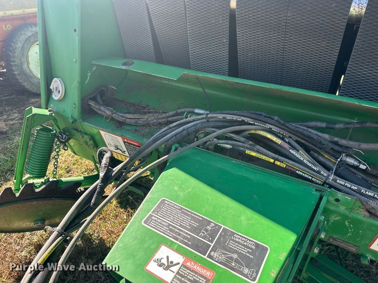 image for item DW2911 John Deere 566  round baler