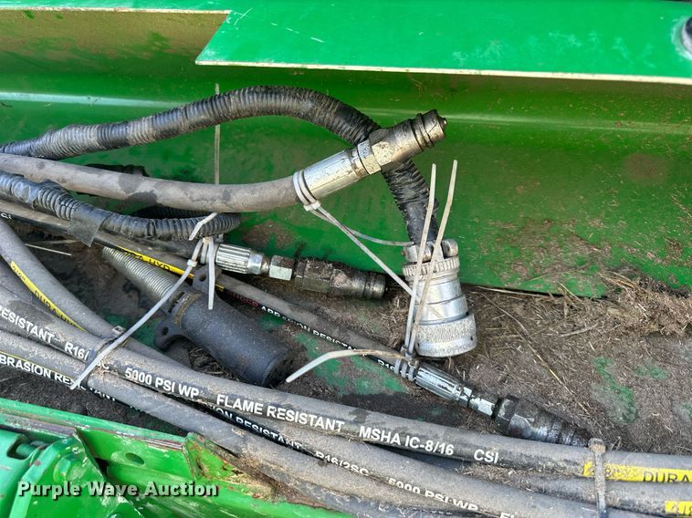 image for item DW2911 John Deere 566  round baler