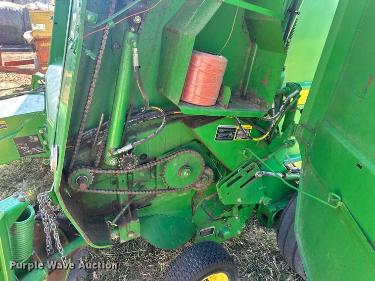 image for item DW2911 John Deere 566  round baler
