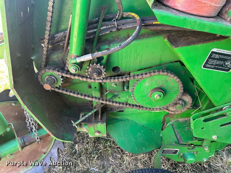 image for item DW2911 John Deere 566  round baler