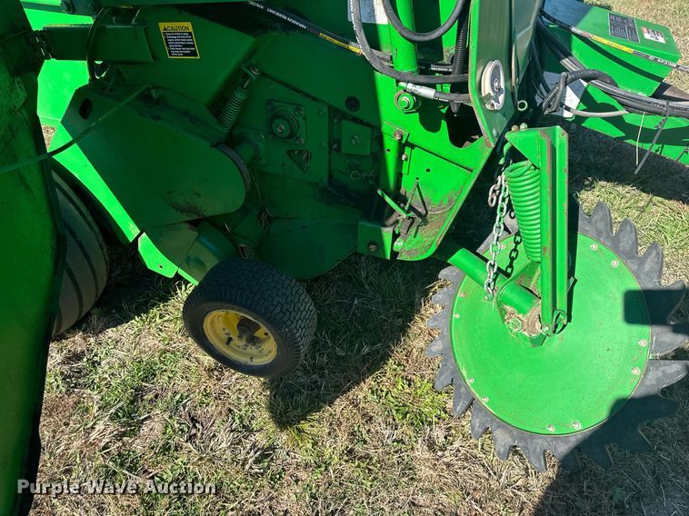 image for item DW2911 John Deere 566  round baler