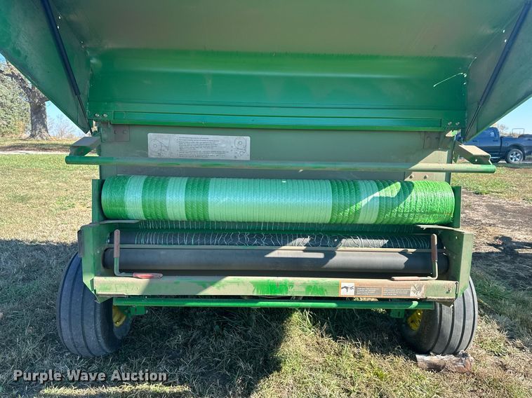 image for item DW2911 John Deere 566  round baler