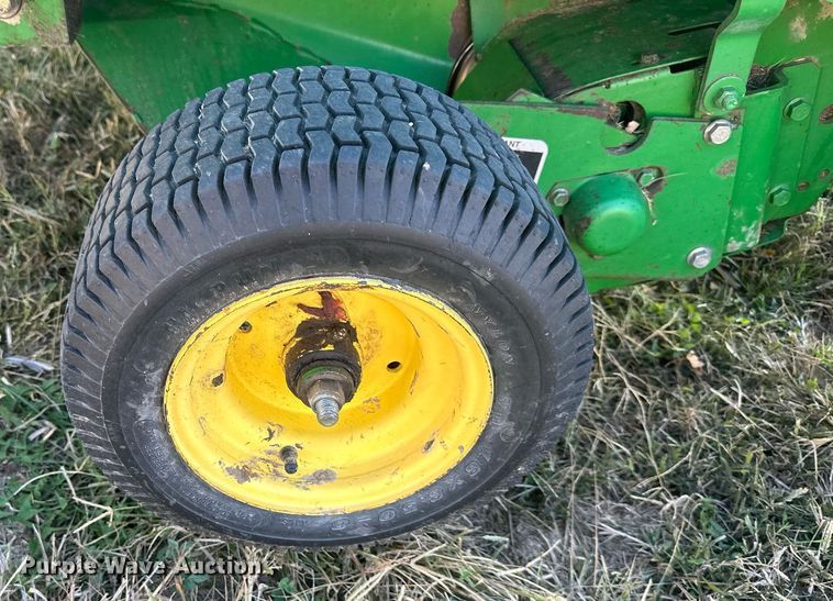 image for item DW2911 John Deere 566  round baler