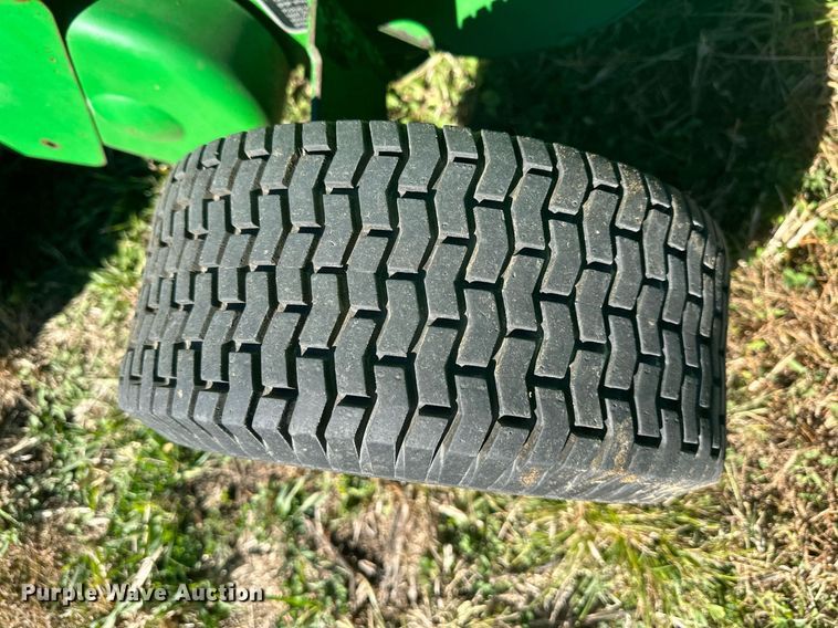 image for item DW2911 John Deere 566  round baler