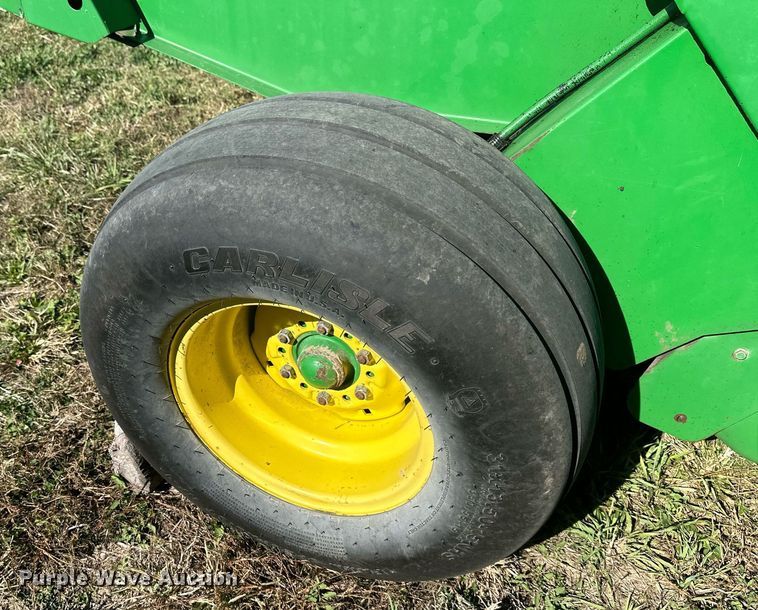 image for item DW2911 John Deere 566  round baler
