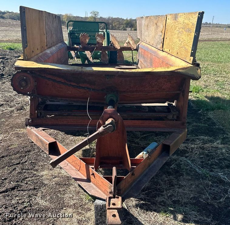 image for item DW2912 Minneapolis Moline  manure spreader
