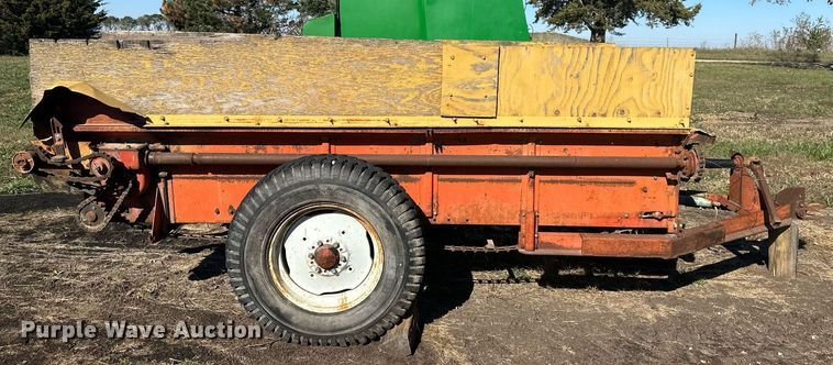 image for item DW2912 Minneapolis Moline  manure spreader