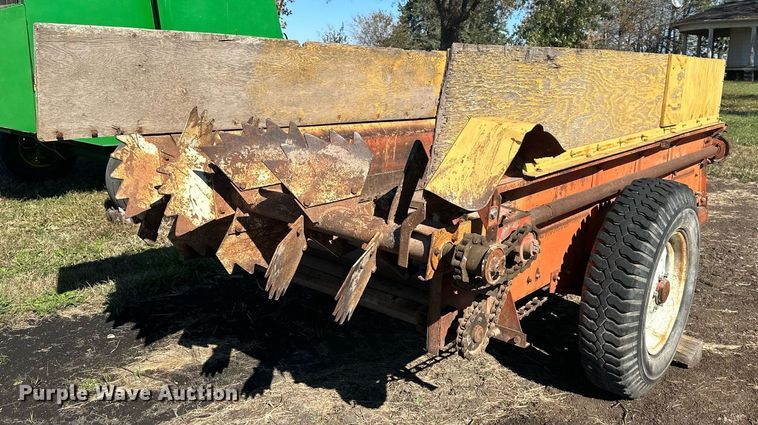 image for item DW2912 Minneapolis Moline  manure spreader
