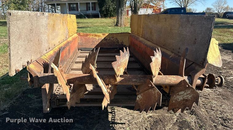 image for item DW2912 Minneapolis Moline  manure spreader