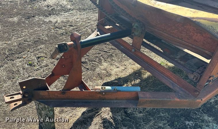 image for item DW2912 Minneapolis Moline  manure spreader