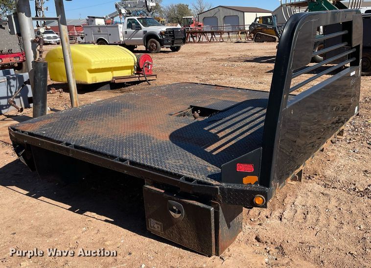 image for item GG9792 CM 1510368  flatbed pickup truck bed