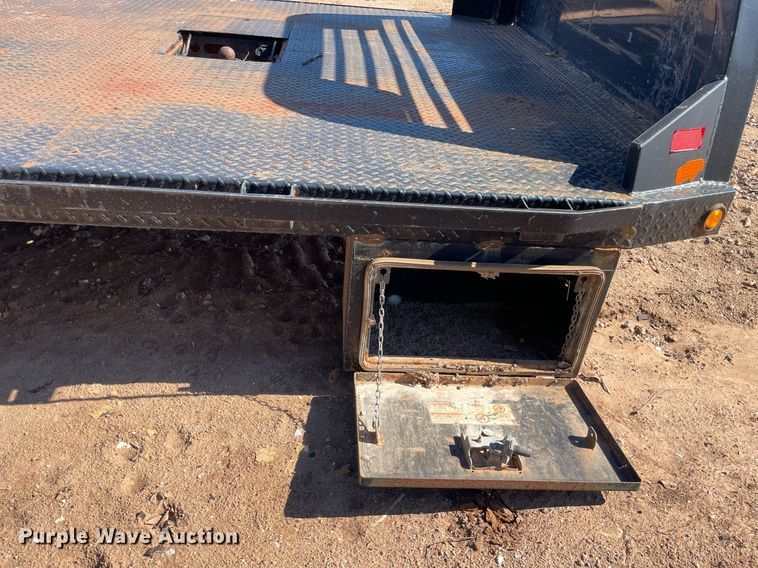image for item GG9792 CM 1510368  flatbed pickup truck bed