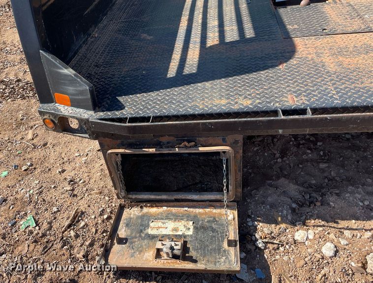 image for item GG9792 CM 1510368  flatbed pickup truck bed