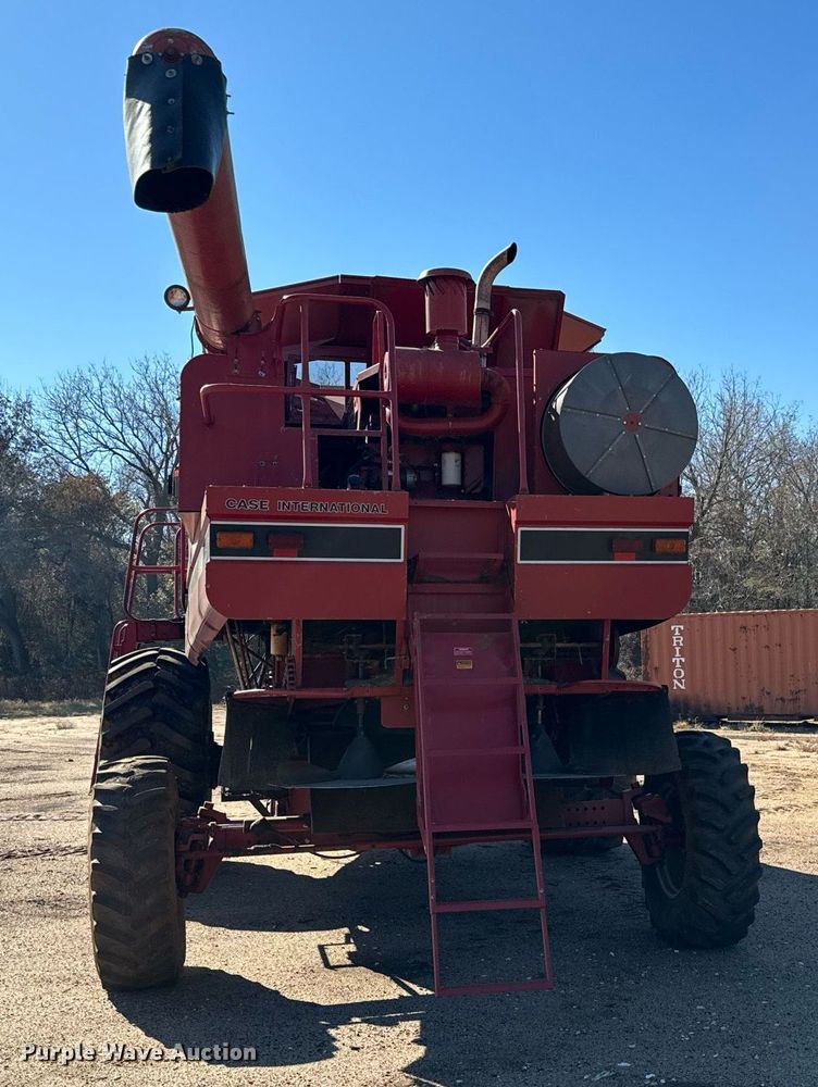 image for item GG9835 1990 Case IH 1680 Axial-Flow  combine