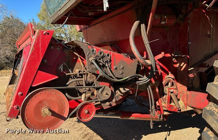 image for item GG9835 1990 Case IH 1680 Axial-Flow  combine