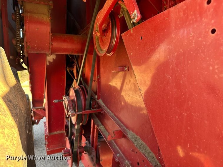 image for item GG9835 1990 Case IH 1680 Axial-Flow  combine