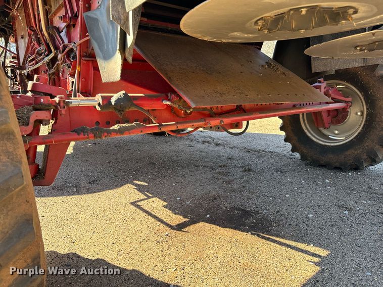 image for item GG9835 1990 Case IH 1680 Axial-Flow  combine