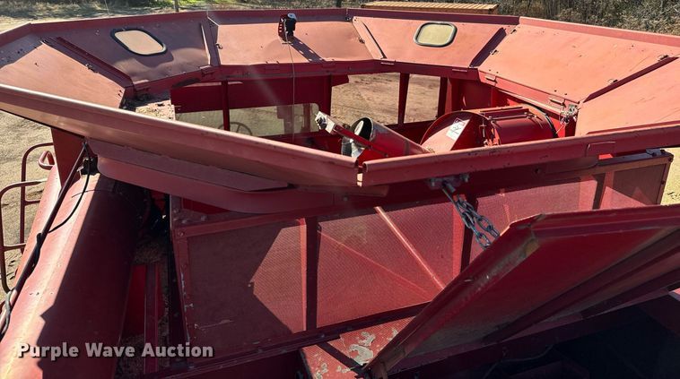 image for item GG9835 1990 Case IH 1680 Axial-Flow  combine