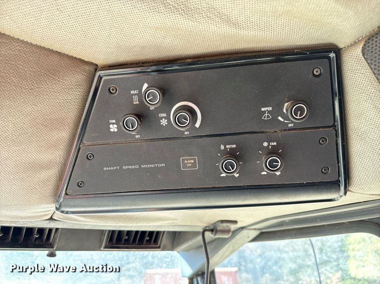 image for item GG9835 1990 Case IH 1680 Axial-Flow  combine