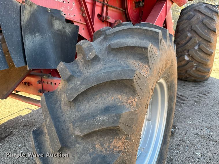 image for item GG9835 1990 Case IH 1680 Axial-Flow  combine