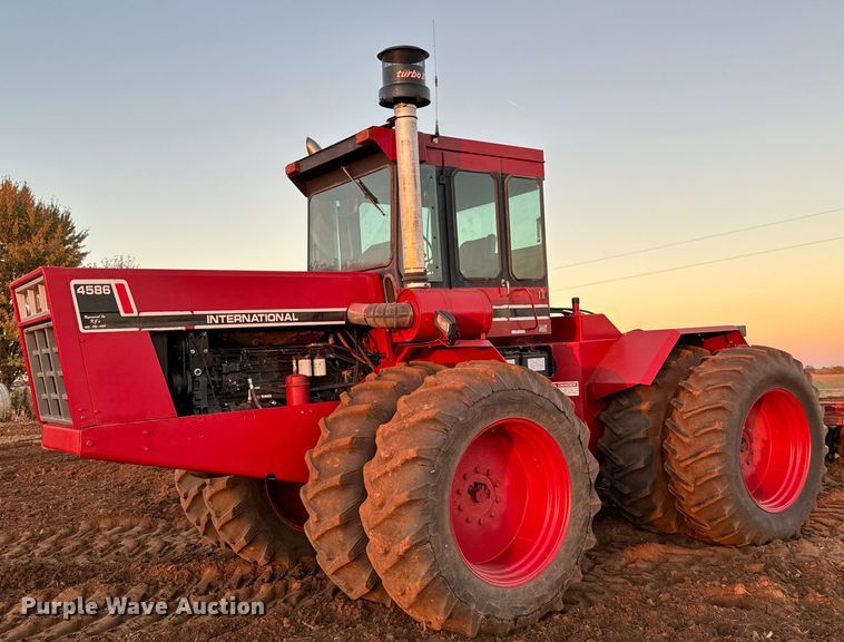 image for item GG9840 1980 International 4586  4WD tractor