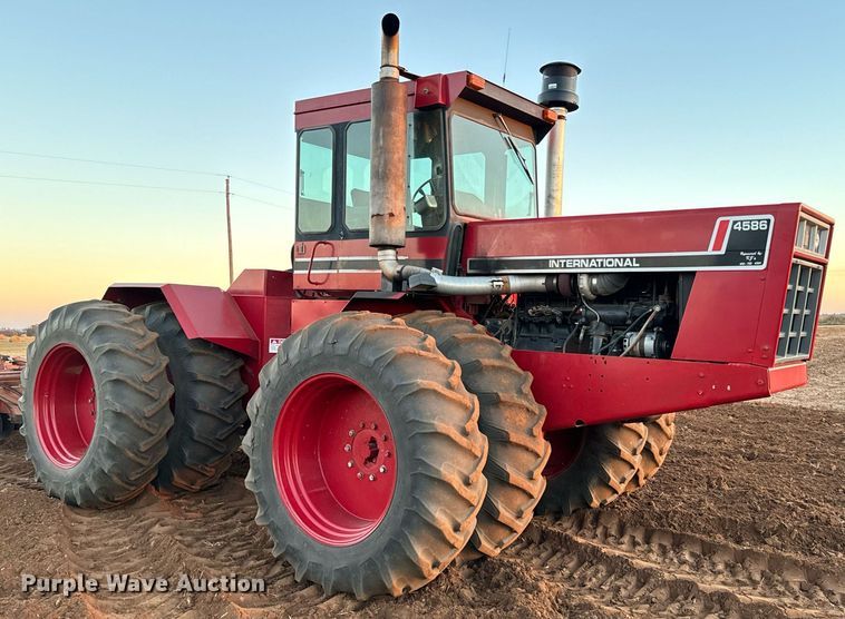 image for item GG9840 1980 International 4586  4WD tractor