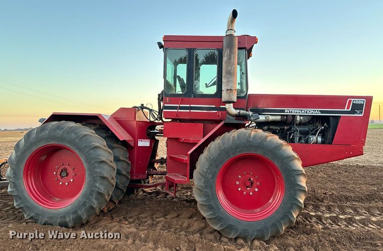 image for item GG9840 1980 International 4586  4WD tractor