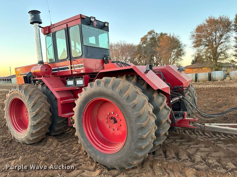 image for item GG9840 1980 International 4586  4WD tractor