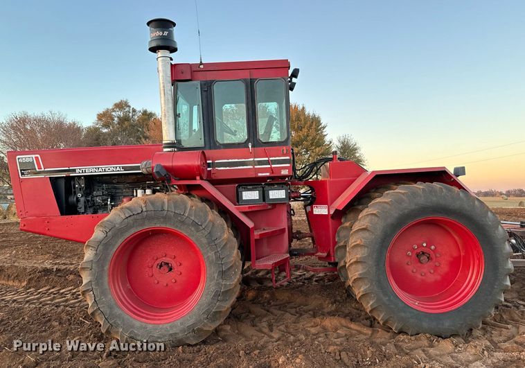 image for item GG9840 1980 International 4586  4WD tractor