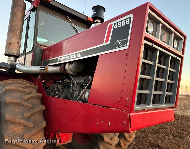 image for item GG9840 1980 International 4586  4WD tractor