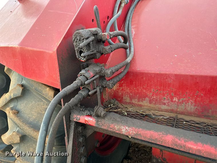 image for item GG9840 1980 International 4586  4WD tractor