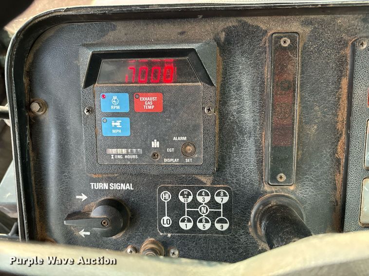 image for item GG9840 1980 International 4586  4WD tractor