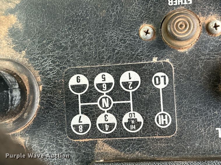 image for item GG9840 1980 International 4586  4WD tractor