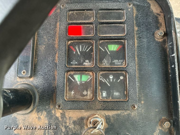 image for item GG9840 1980 International 4586  4WD tractor