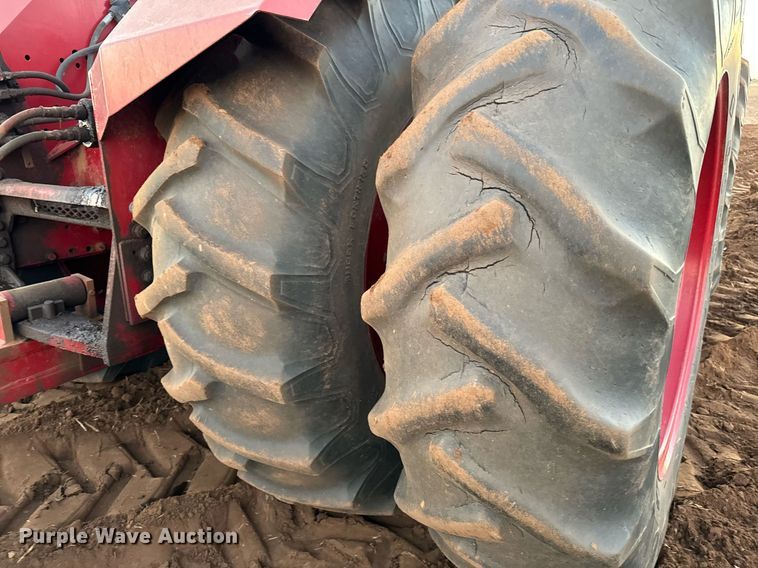 image for item GG9840 1980 International 4586  4WD tractor