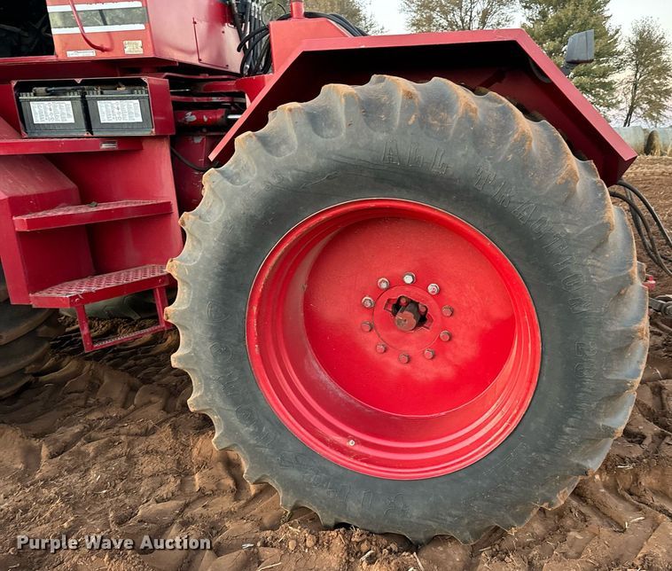 image for item GG9840 1980 International 4586  4WD tractor