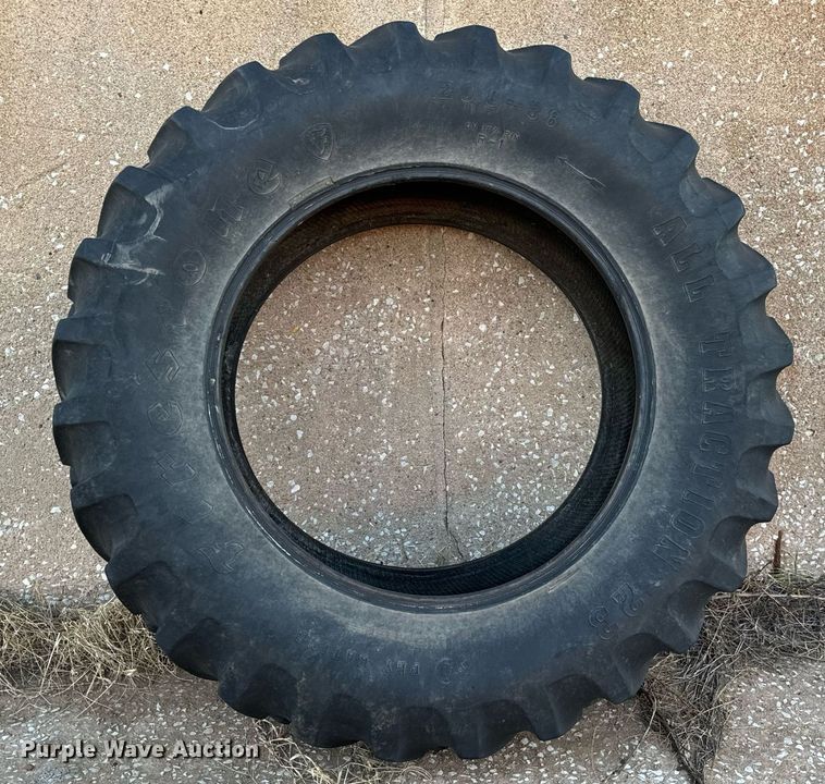 image for item GG9840 1980 International 4586  4WD tractor