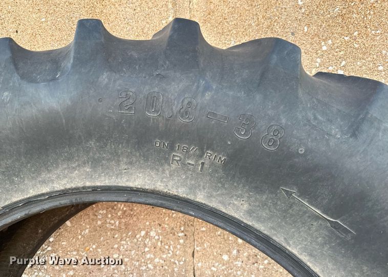 image for item GG9840 1980 International 4586  4WD tractor