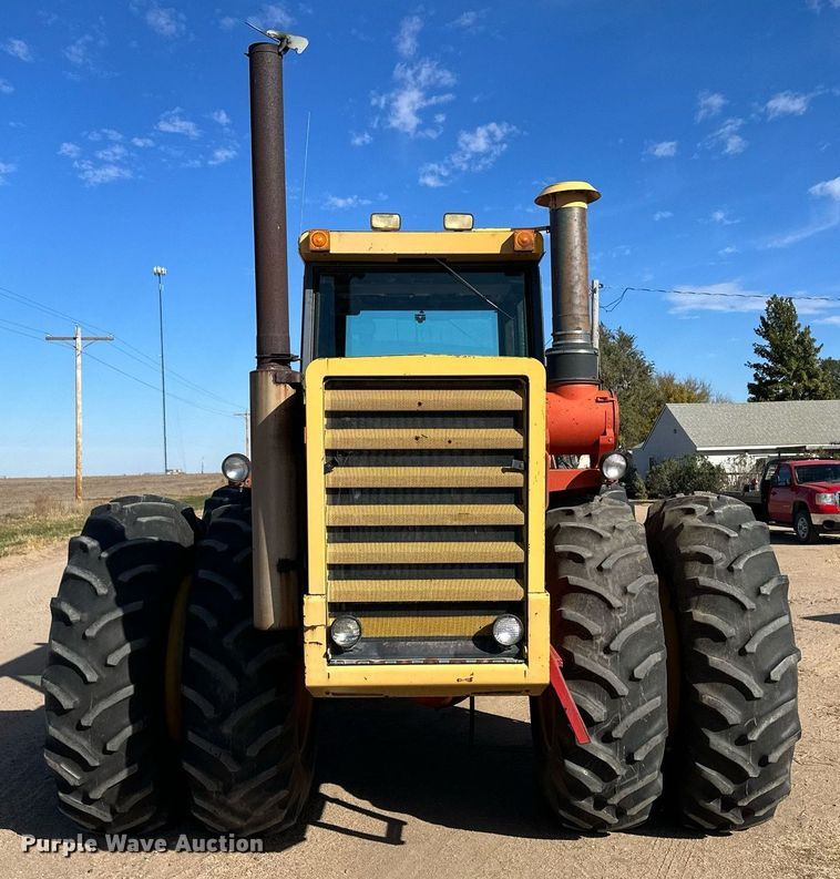 image for item IU9070 Versatile 875  4WD tractor