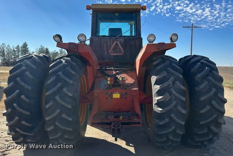 image for item IU9070 Versatile 875  4WD tractor