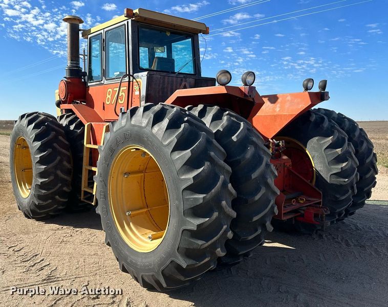 image for item IU9070 Versatile 875  4WD tractor