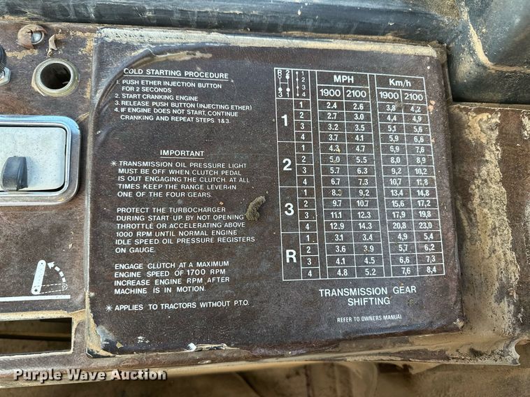 image for item IU9070 Versatile 875  4WD tractor