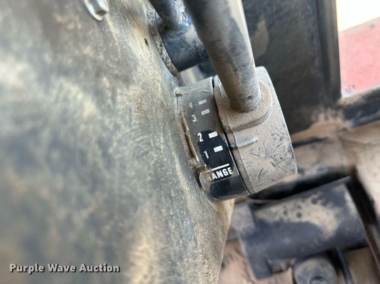 image for item IU9070 Versatile 875  4WD tractor