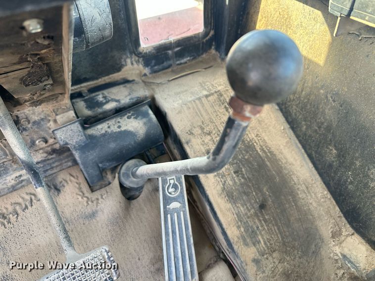 image for item IU9070 Versatile 875  4WD tractor