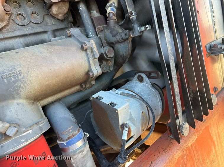 image for item IU9070 Versatile 875  4WD tractor