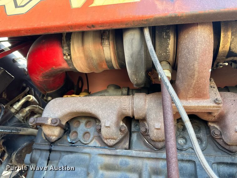 image for item IU9070 Versatile 875  4WD tractor