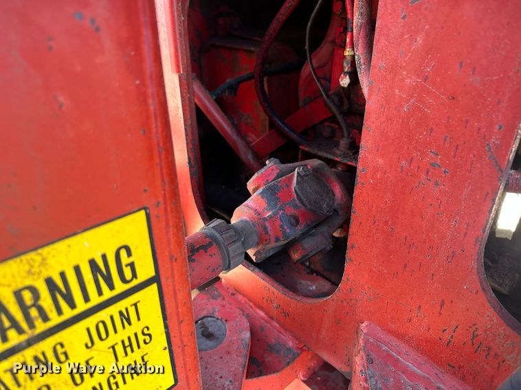 image for item IU9070 Versatile 875  4WD tractor