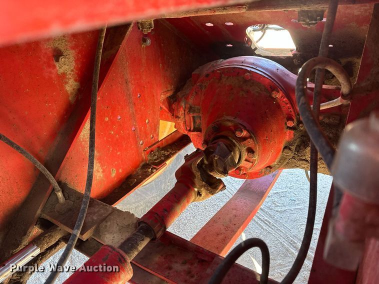 image for item IU9070 Versatile 875  4WD tractor